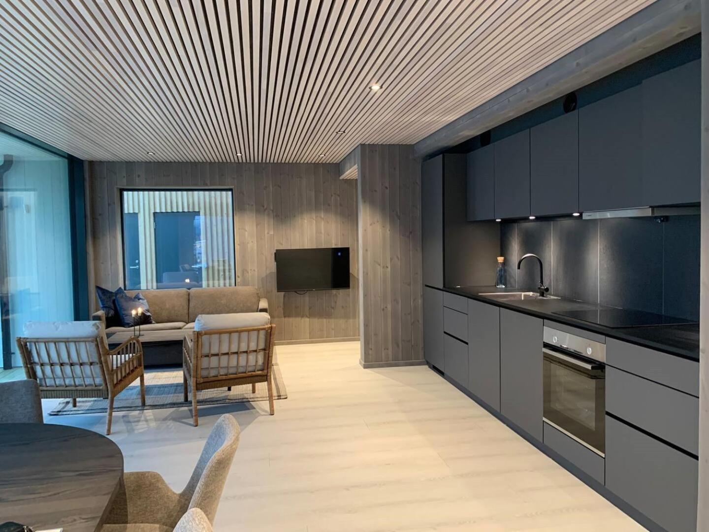 Stor Moderne Leilighet I Henningsvaer, 70 Kvm Extérieur photo