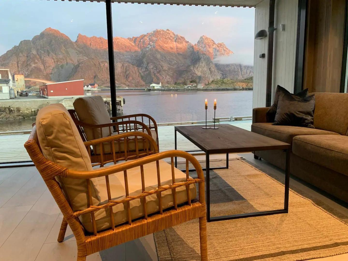 Stor Moderne Leilighet I Henningsvaer, 70 Kvm Extérieur photo